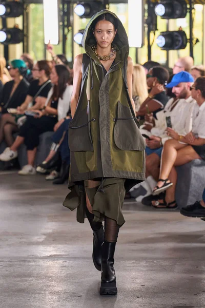 Look 27
